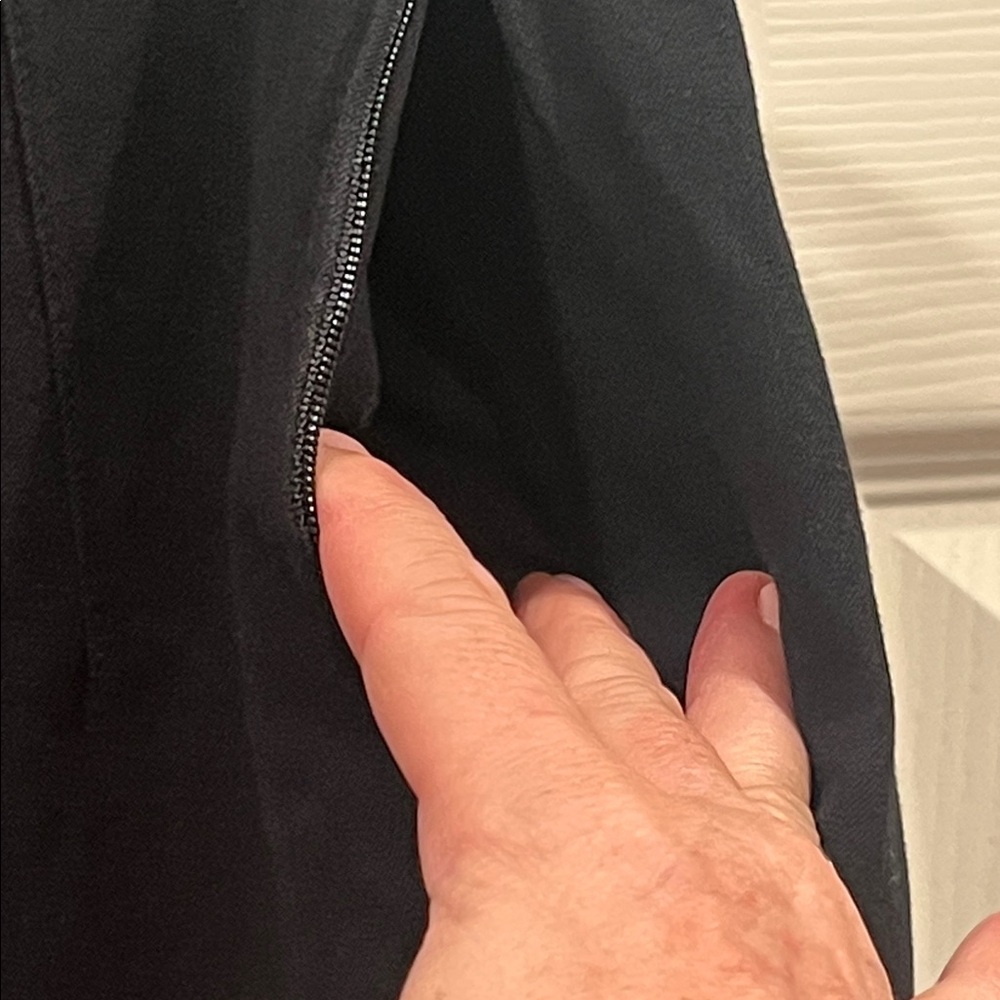 Old Navy Women's Black Trousers - Picture 5 of 8